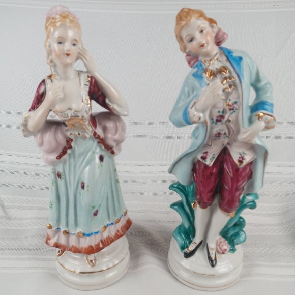 Vintage Porcelain Hand Painted Colonial Man & Woman Figurines Made in Japan 9.5" - Picture 1 of 7